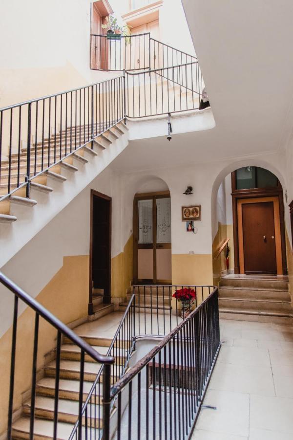 Palazzo Le Travi Bari Exterior foto